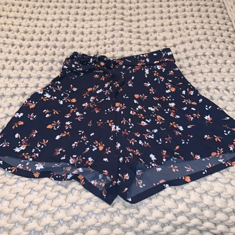 BP Tie Front Floral Shorts
